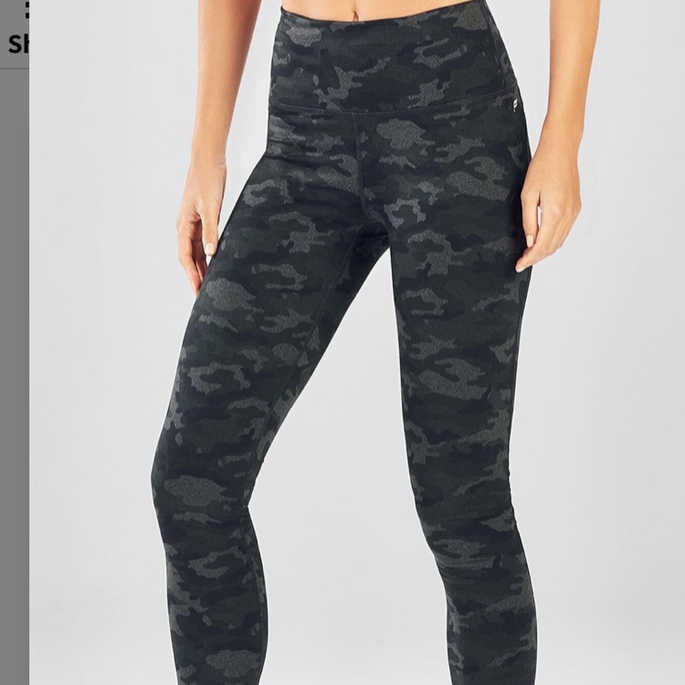 NWT FABLETICS CAMO PRINT LEGGINGS (SOLD OUT)